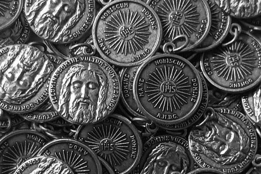 Holy Face of Jesus Medals - Image 2